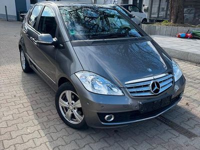 Gebraucht Mercedes A180 Avantgarde 116 PS (85 kW) 2010 Grau Van / Kleinbus