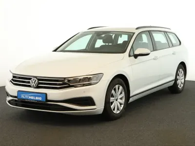 Gebraucht VW Passat 150 PS (110 kW) 2023 Gletscherweiß metallic Kombi