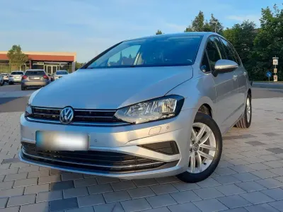 Używany VW Golf Sportsvan Comfortline 110 KM (80 kW) 2018 Szary Minivan