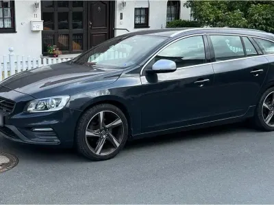 Gebraucht Volvo V60 R-Design 163 PS (119 kW) 2013 Grau Kombi
