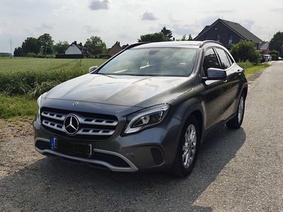 Mercedes GLA220