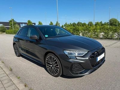 Grau Gebraucht 2024 Audi A3 Sportback S-Line Kleinwagen | 40.999 € (Fairer Preis)