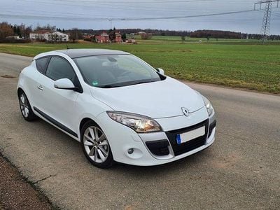 Gebraucht Renault Mégane III Night&Day 131 PS (96 kW) 2010 Weiß Coupé