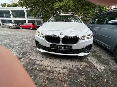 Weiß Gebraucht 2019 BMW 216 Active Tourer Advantage Van / Kleinbus | 12.000 € (Guter Preis)