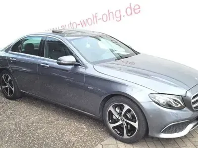Gebraucht Mercedes E200 Avantgarde 184 PS (135 kW) 2019 Selenitgrau Limousine