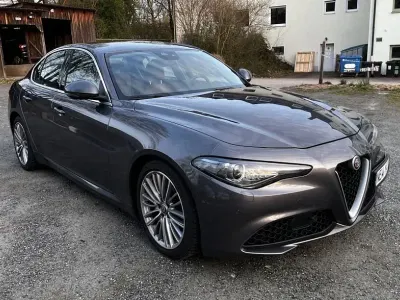 Gebraucht Alfa Romeo Giulia Super 179 PS (131 kW) 2016 Grau Limousine