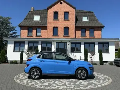 Gebraucht Hyundai Kona Trend 100 kW (136 PS) 2022 Blau SUV