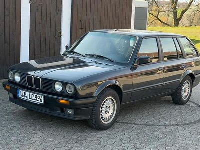 Gebraucht BMW 318 113 PS (83 kW) 1991 Schwarz Kombi