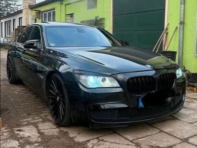 Gebraucht BMW 750 M Sport 420 PS (308 kW) 2010 Schwarz Limousine