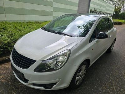 Gebraucht Opel Corsa Color Edition 80 PS (58 kW) 2009 Weiß Kleinwagen
