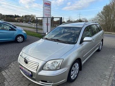 Usata Toyota Avensis Sol 147 CV (108 kW) 2005 Argento Station wagon