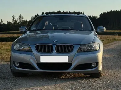 Gebraucht BMW 325 Sport Line 218 PS (160 kW) 2010 Silber Limousine