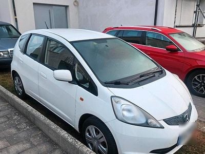 Second-hand Honda Jazz 95 CP (69 kW) 2010 Alb Hatchback
