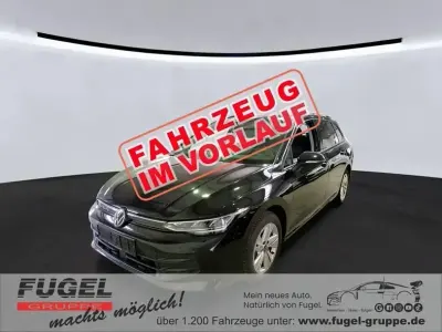 Gebraucht VW Golf VIII Life 150 PS (110 kW) 2024 Grenadillschwarz metallic Kombi