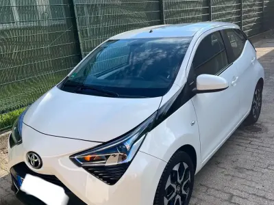 Gebraucht Toyota Aygo X-play 72 PS (52 kW) 2019 Weiß Kleinwagen