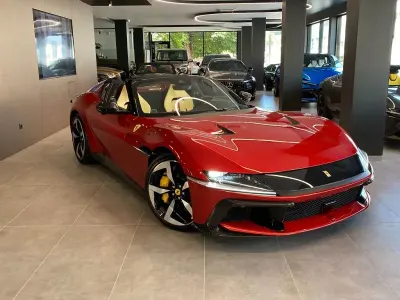 Neu Ferrari 12 Cilindri 825 PS (606 kW) 2026 Rot Cabrio