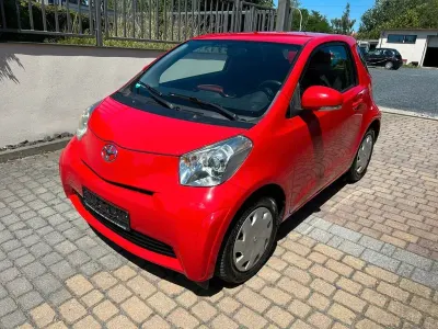 Gebraucht Toyota iQ 68 PS (50 kW) 2010 Rot Kleinwagen