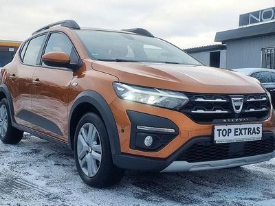 Orange Gebraucht 2021 Dacia Sandero Comfort Limousine | 10.900 €