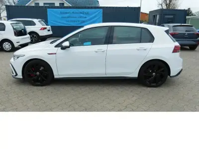 Gebraucht VW Golf VIII GTI 245 PS (180 kW) 2024 Purewhite c9a Limousine