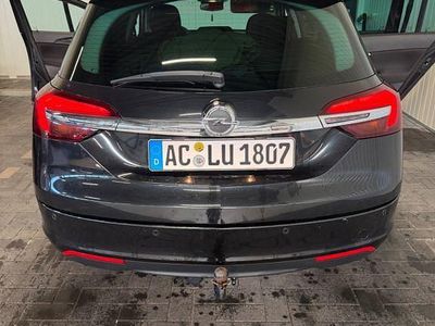 Begagnad Opel Insignia Sport 170 HK (125 kW) 2014 Svart Kombi
