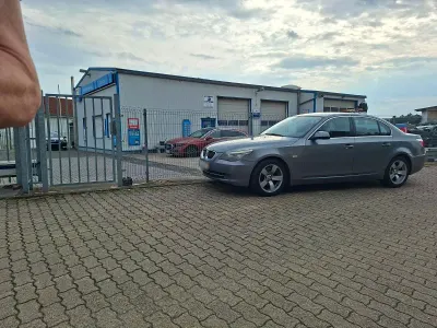 Gebraucht BMW 523 190 PS (139 kW) 2009 Silber Limousine