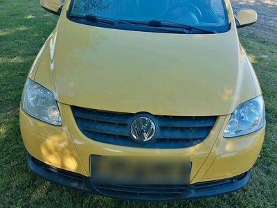 Second-hand VW Fox 55 CP (40 kW) 2005 Galben Hatchback