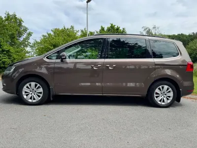 Gebraucht VW Sharan Comfortline 150 PS (110 kW) 2012 Braun Van / Kleinbus