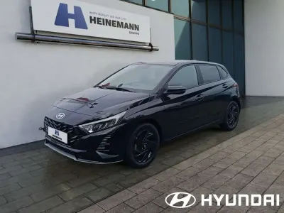 Neu Hyundai i20 Blackline 90 PS (66 kW) 2026 Schwarz Kleinwagen