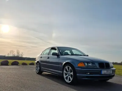 Gebraucht BMW 320 150 PS (110 kW) 1998 Blau Limousine