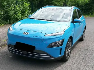 Gebraucht Hyundai Kona 100 kW (136 PS) 2024 Blau SUV