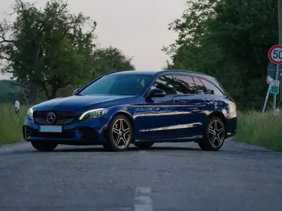 Gebraucht Mercedes C300 AMG 245 PS (180 kW) 2019 Blau Kombi