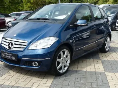 Gebraucht Mercedes A200 Avantgarde 136 PS (100 kW) 2010 Blau Limousine