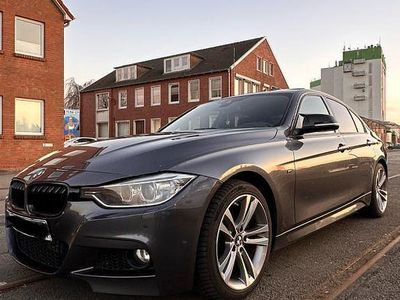 Grau Gebraucht 2014 BMW 325 M Sport Limousine | 15.700 € (Etwas zu teuer)