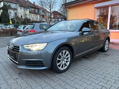 Grau Gebraucht 2016 Audi A4 Basis Limousine | 13.900 € (Fairer Preis)