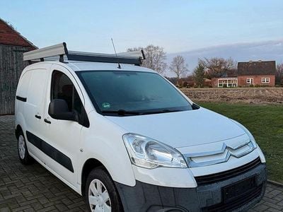 Weiß Gebraucht 2010 Citroën Berlingo Van / Kleinbus | 1.500 €