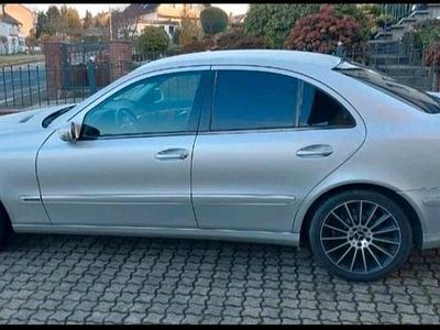 Gebraucht Mercedes E220 Elegance 143 PS (105 kW) 2002 Grau Limousine