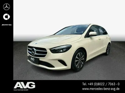 Käytetty Mercedes 180 116 HP (85 kW) 2022 Peessi Sedan