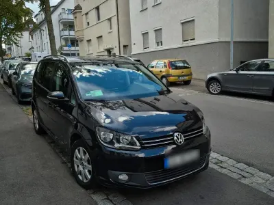 Gebraucht VW Touran 105 PS (77 kW) 2015 Schwarz Van / Kleinbus