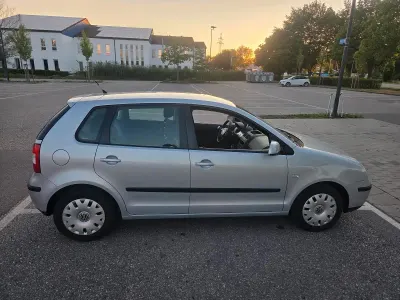 Gebraucht VW Polo 64 PS (47 kW) 2004 Grau Kleinwagen