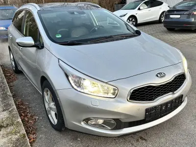 Gebraucht Kia Ceed Sportswagon Spirit 128 PS (94 kW) 2013 Silber Kombi