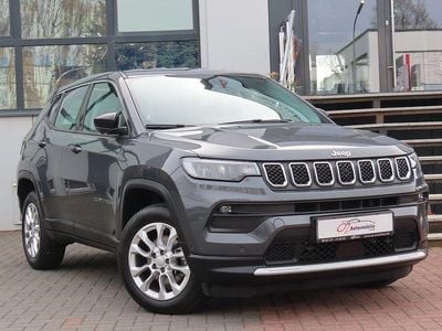Gebraucht Jeep Compass 131 PS (96 kW) 2024 Grau SUV