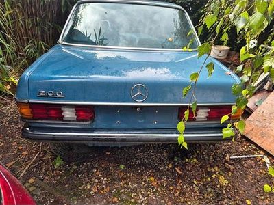 Usata Mercedes 200 94 CV (69 kW) 1979 Blu Berlina