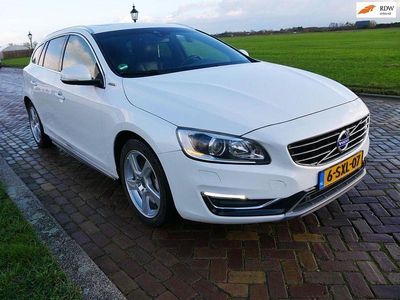 Gebraucht Volvo V60 Summum 215 PS (158 kW) 2013 Weiß Kombi