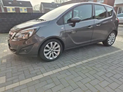 Usata Opel Meriva 110 CV (80 kW) 2010 Grigio Monovolume