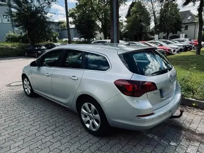 Gebraucht Opel Astra 2013 Silber Kombi