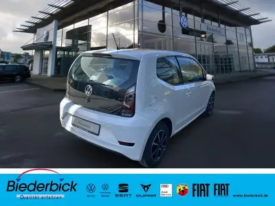 Second-hand VW up! 65 CP (47 kW) 2020 Alb Hatchback