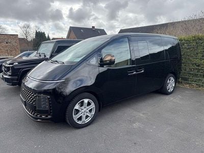 Gebraucht Hyundai Staria Signature 177 PS (130 kW) 2022 Abyss black Van / Kleinbus