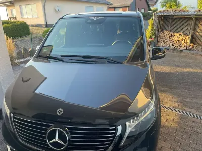 Gebraucht Mercedes EQV300 Avantgarde 150 kW (204 PS) 2022 Schwarz Van / Kleinbus