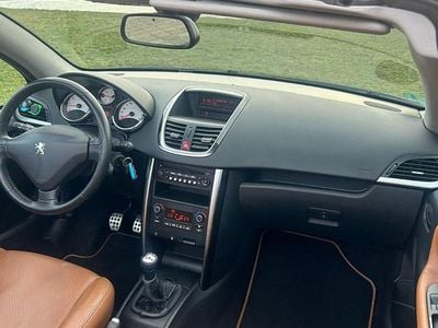 Schwarz Gebraucht 2011 Peugeot 207 CC Cabrio | 2.500 € (Fairer Preis)