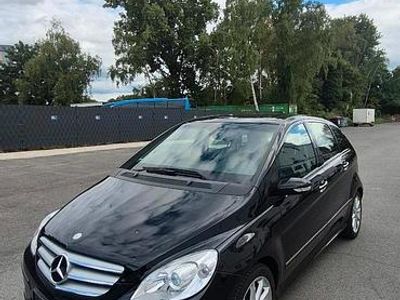 Mercedes B200